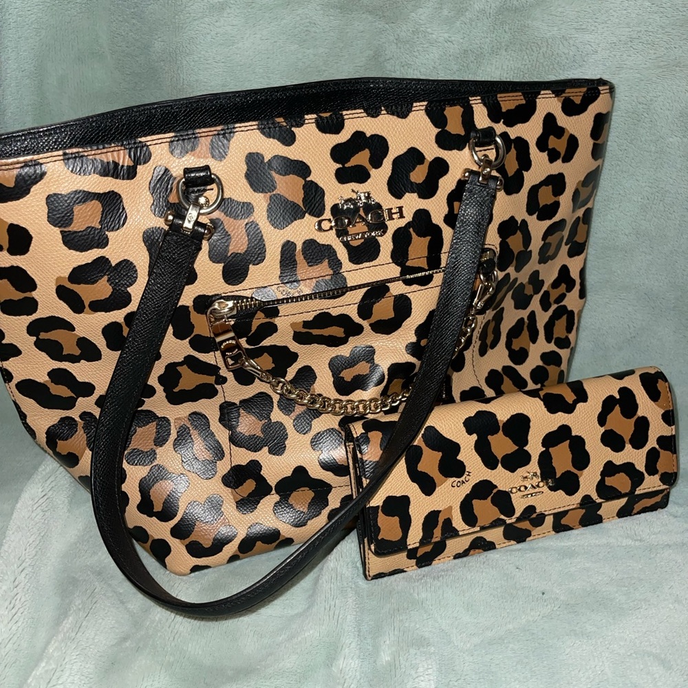 COACH LEOPARD TOTE W/ MATCHING WALLET